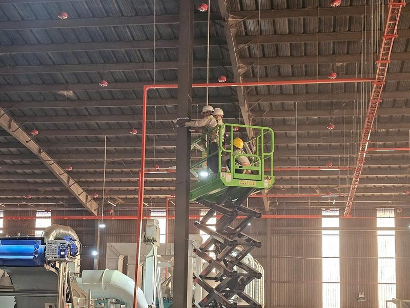 Thi công hệ thống chiếu sáng nhà xưởng nhà máy OLAM Tiến Nga
